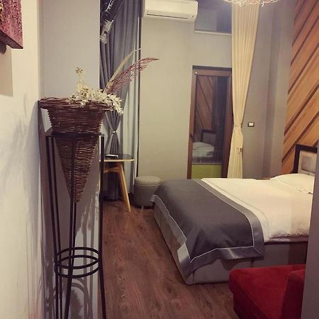 Guest House People Korce Exterior photo